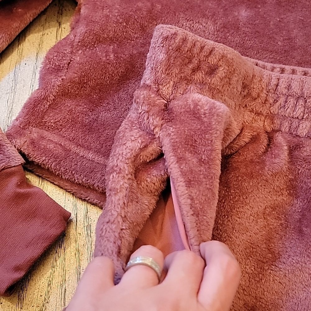 Lounge Cozy sweater M and shorts S Guess 💟 - Picture 9 of 10